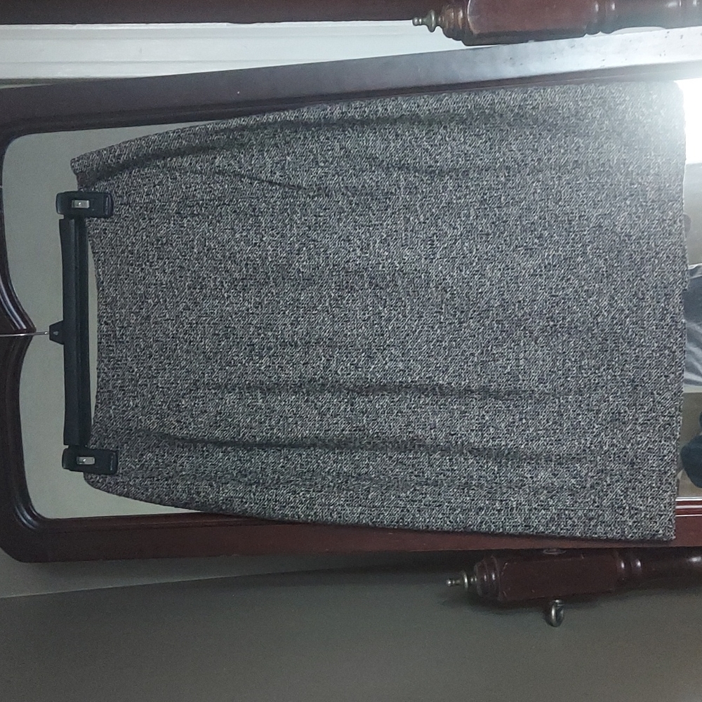 Ann Taylor  90% Wool lined skirt
